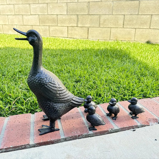 Vintage Cast Iron Duck Family Statue Outdoor Garden Decor